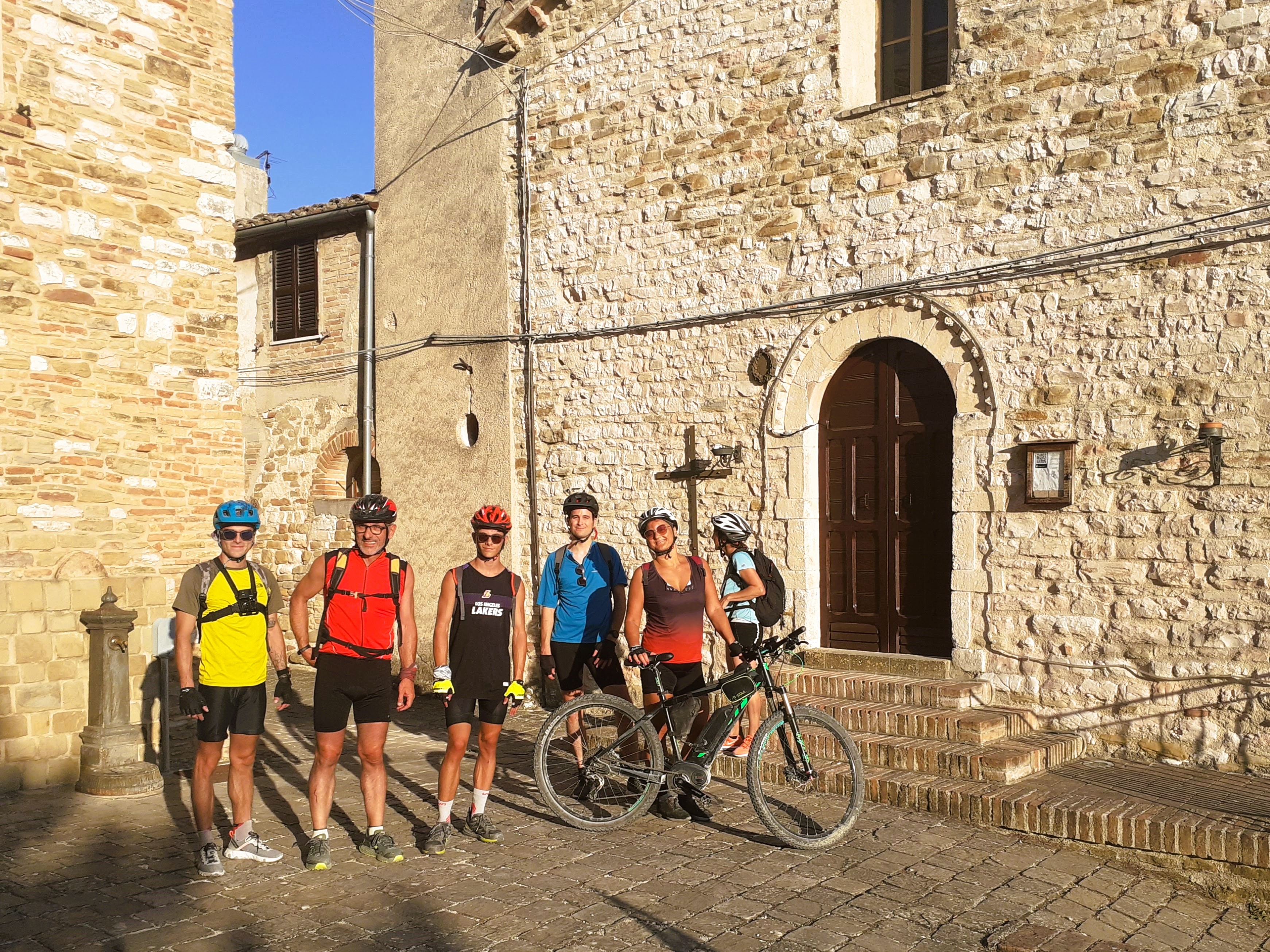 Cicloturistica - Chiese e Castelli